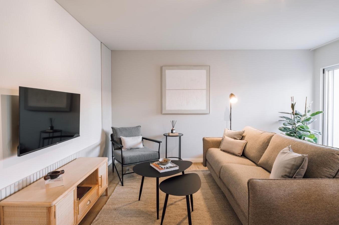 Apartment Oliveira - 1 Bedroom, Parking In Parque Nacoes